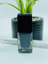 Load image into Gallery viewer, Cruelty-free gray polish for fall nails